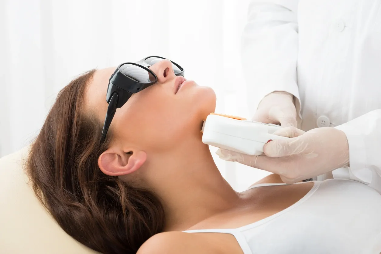 Depilación Láser Cuello Anterior y Posterior – Venus Velocity